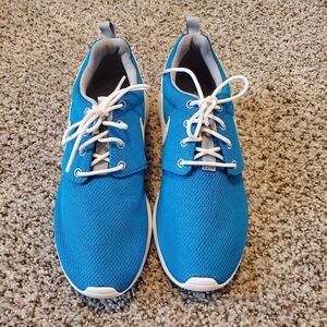 Nike Roshe One size 5.5y